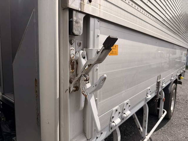 三菱ふそうキャンターアルミウイング小型（2t・3t）[写真15]