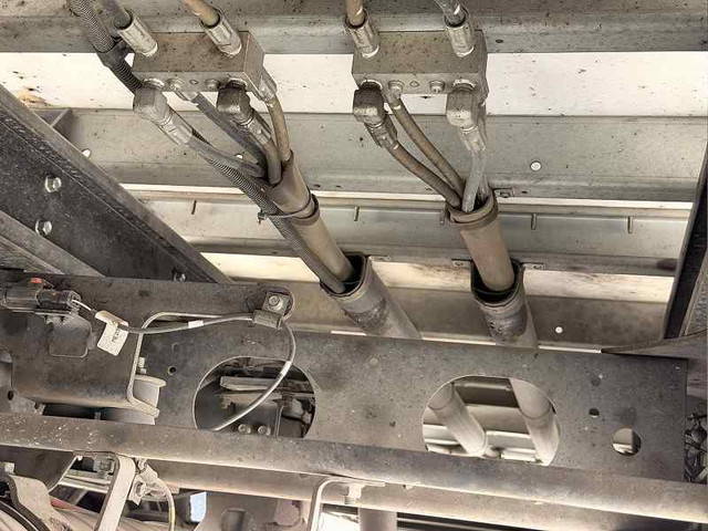 三菱ふそうキャンターアルミウイング小型（2t・3t）[写真17]