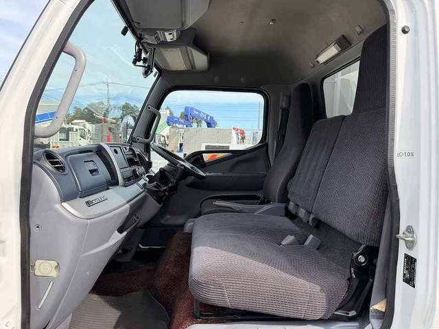 三菱ふそうキャンターアルミウイング小型（2t・3t）[写真26]