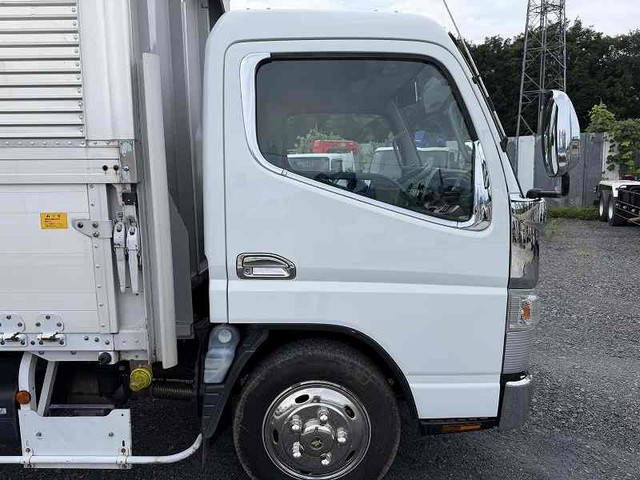 三菱ふそうキャンターアルミウイング小型（2t・3t）[写真09]