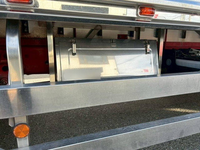 日野レンジャー保冷バン増トン（6t・8t）[写真13]