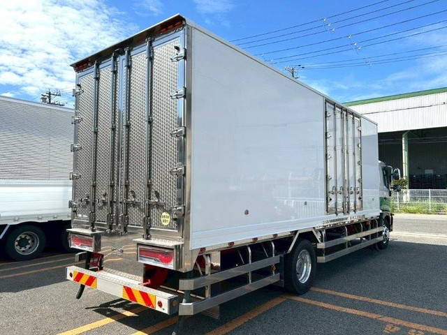 日野レンジャー保冷バン増トン（6t・8t）[写真04]