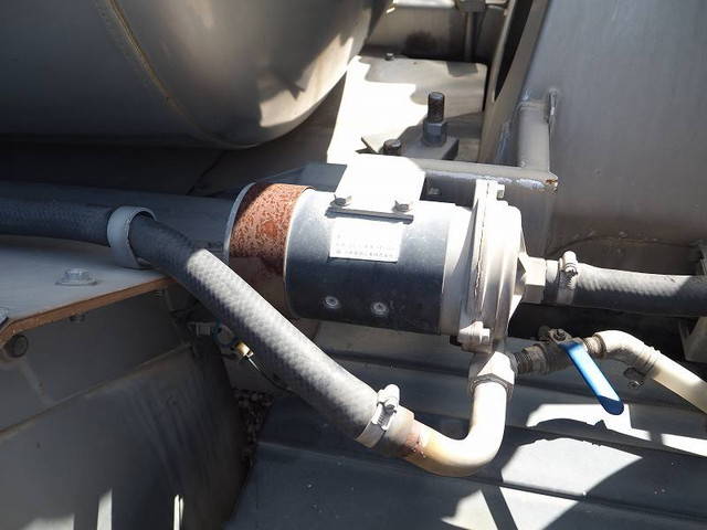 いすゞギガミキサー車（コンクリートミキサー）大型（10t）[写真12]