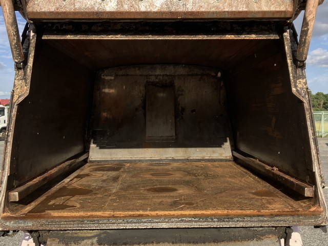 いすゞエルフパッカー車（塵芥車）小型（2t・3t）[写真17]