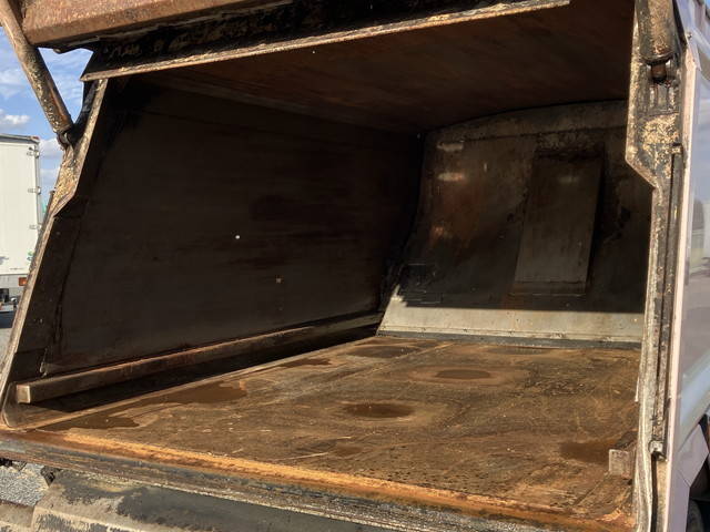 いすゞエルフパッカー車（塵芥車）小型（2t・3t）[写真18]