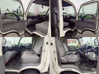 日野デュトロ冷凍車（冷蔵車）小型（2t・3t）[写真32]