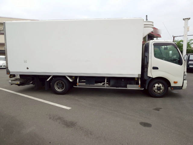 日野デュトロ冷凍車（冷蔵車）小型（2t・3t）[写真05]