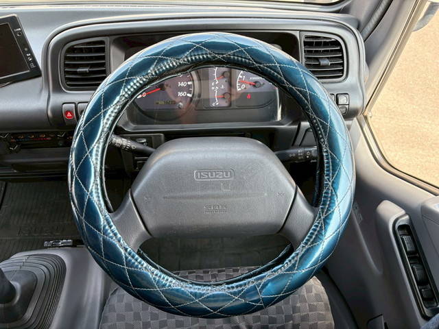 いすゞエルフアルミバン小型（2t・3t）[写真16]