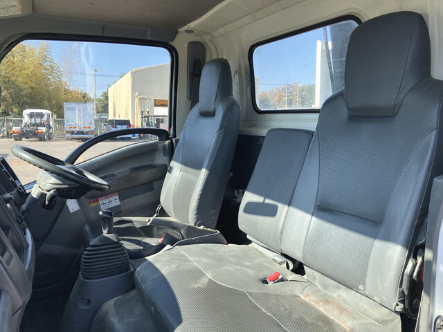 いすゞエルフクレーン4段小型（2t・3t）[写真34]