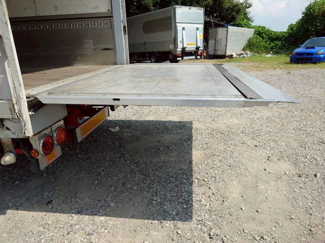 いすゞフォワードアルミウイング中型（4t）[写真12]