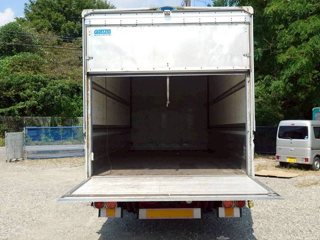 いすゞフォワードアルミウイング中型（4t）[写真14]