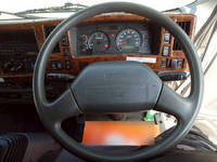 いすゞフォワードアルミウイング中型（4t）[写真05]