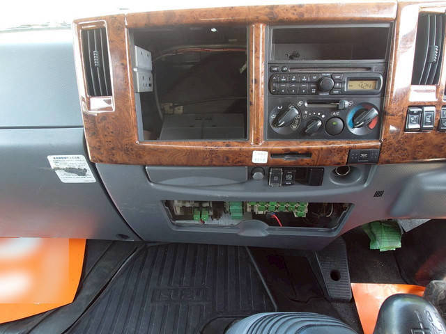 いすゞフォワードアルミウイング中型（4t）[写真07]