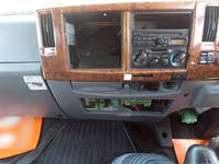 いすゞフォワードアルミウイング中型（4t）[写真07]