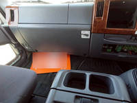 いすゞフォワードアルミウイング中型（4t）[写真08]