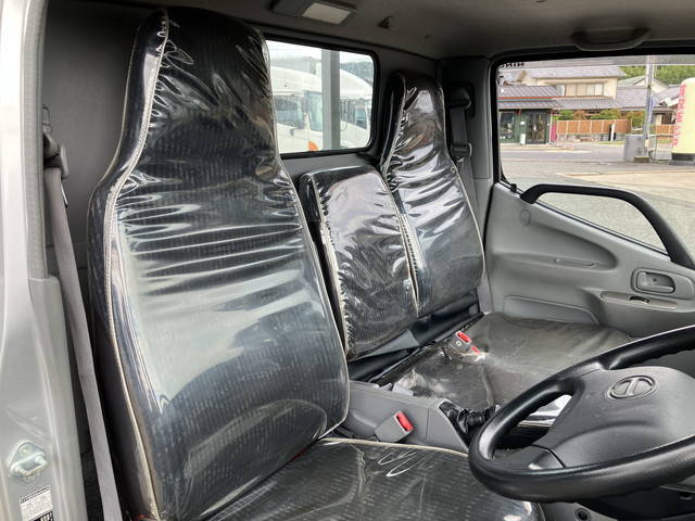 日野デュトロ平ボディ小型（2t・3t）[写真28]