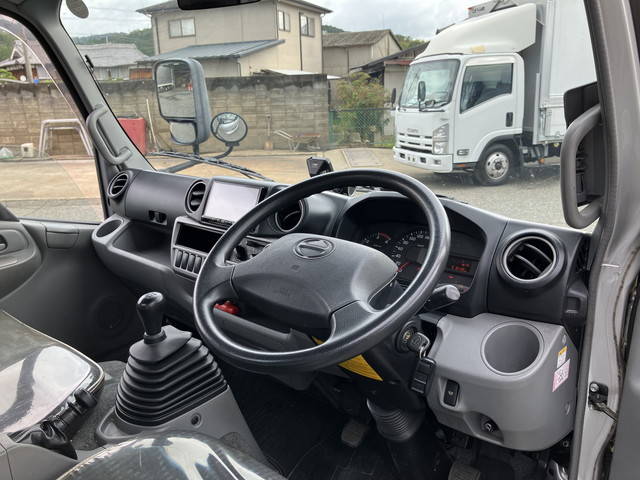日野デュトロ平ボディ小型（2t・3t）[写真29]