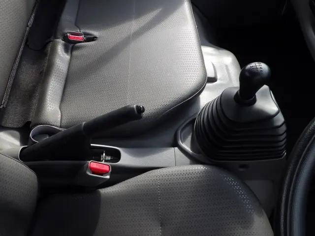 日野デュトロ平ボディ小型（2t・3t）[写真18]