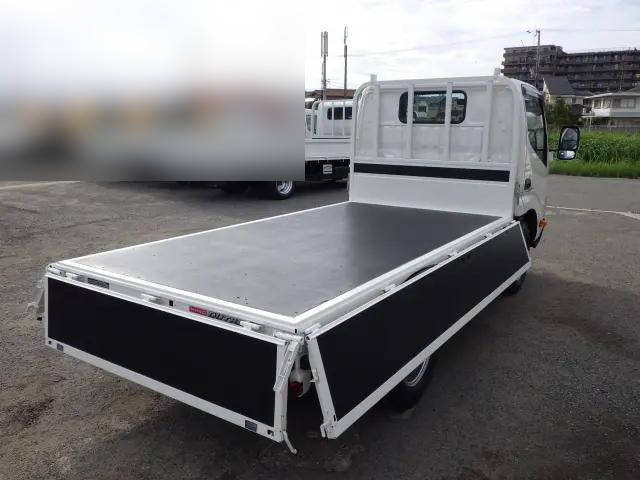 日野デュトロ平ボディ小型（2t・3t）[写真04]