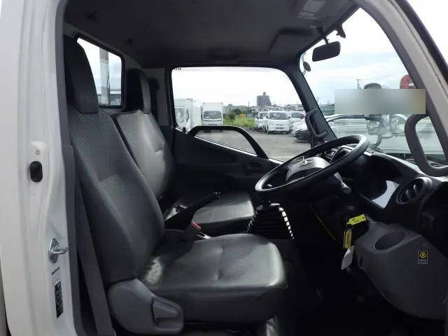 日野デュトロ平ボディ小型（2t・3t）[写真09]