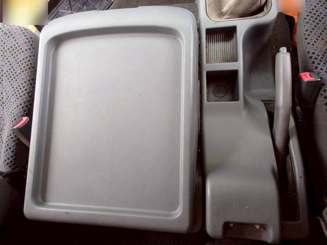 三菱ふそうファイターアルミウイング中型（4t）[写真11]