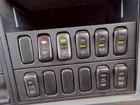 三菱ふそうファイターアルミウイング中型（4t）[写真15]