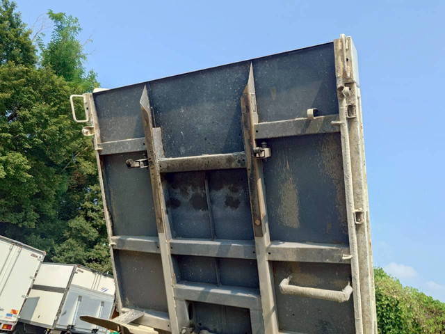 三菱ふそうキャンターダンプ小型（2t・3t）[写真15]