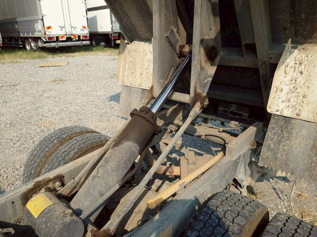 三菱ふそうキャンターダンプ小型（2t・3t）[写真17]