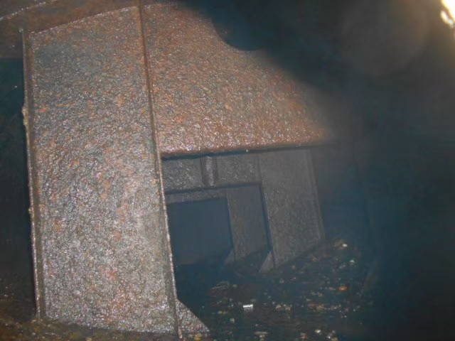 いすゞエルフバキュームカー小型（2t・3t）[写真25]