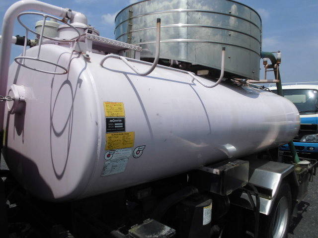 いすゞエルフバキュームカー小型（2t・3t）[写真05]