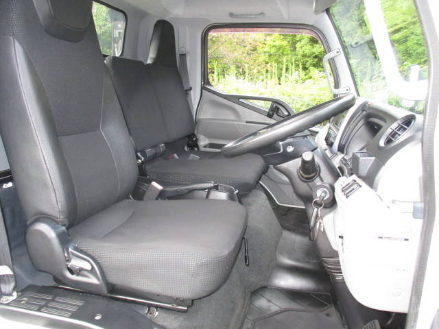 三菱ふそうキャンターセーフティローダー小型（2t・3t）[写真19]