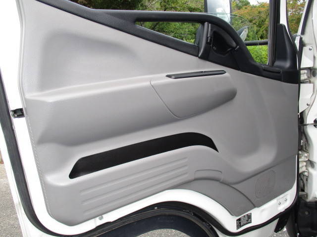 三菱ふそうキャンターセーフティローダー小型（2t・3t）[写真29]