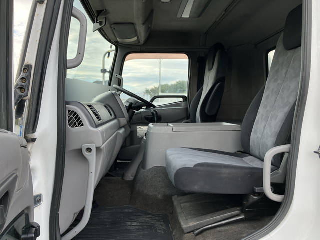 UDトラックスコンドルクレーン4段増トン（6t・8t）[写真31]