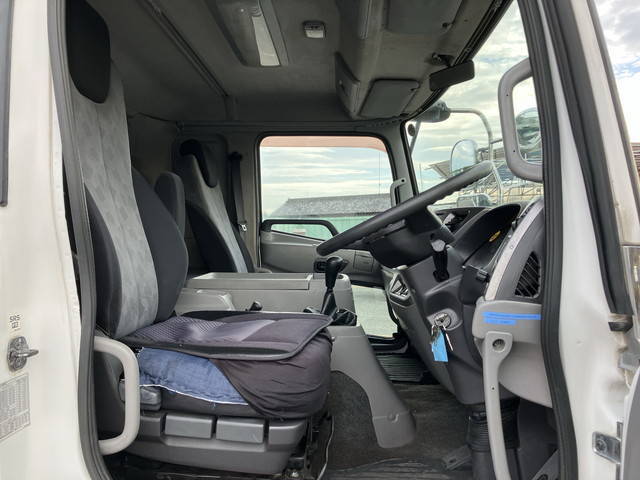 UDトラックスコンドルクレーン4段増トン（6t・8t）[写真32]