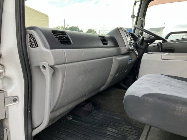 UDトラックスコンドルクレーン4段増トン（6t・8t）[写真33]