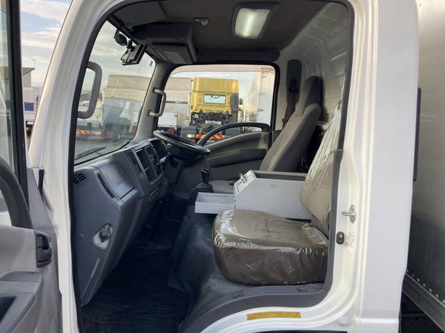 いすゞエルフアルミバン小型（2t・3t）[写真31]