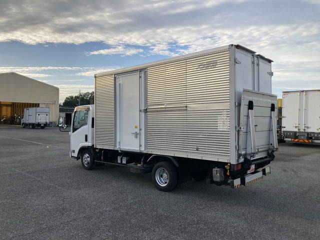 いすゞエルフアルミバン小型（2t・3t）[写真04]