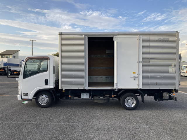 いすゞエルフアルミバン小型（2t・3t）[写真06]