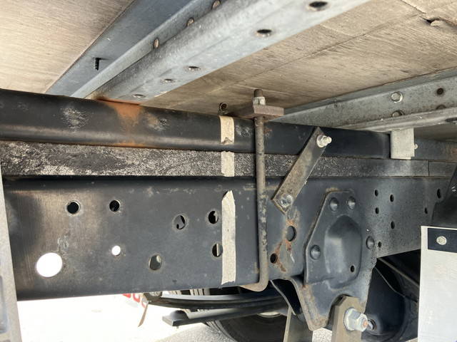 いすゞエルフアルミバン小型（2t・3t）[写真19]