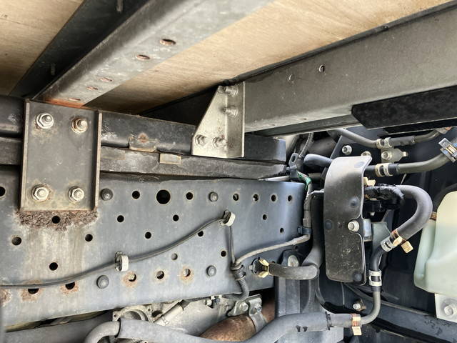 いすゞエルフアルミバン小型（2t・3t）[写真22]