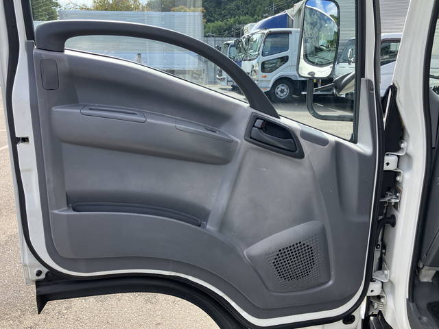 いすゞエルフアルミバン小型（2t・3t）[写真26]