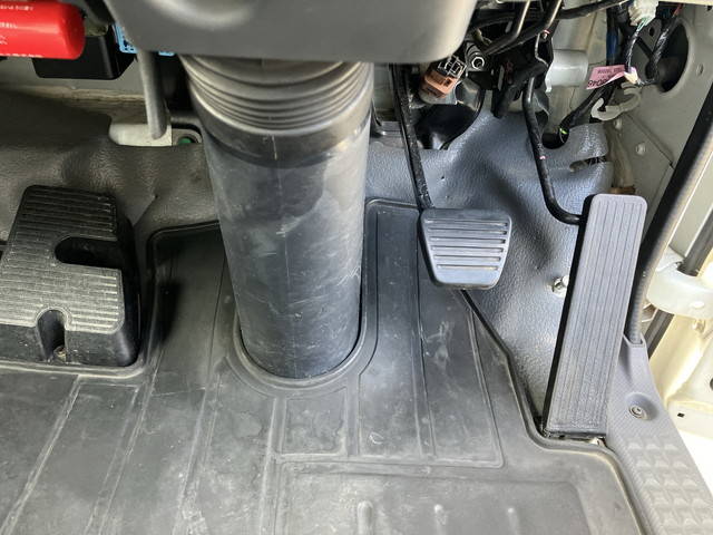 いすゞエルフアルミバン小型（2t・3t）[写真36]