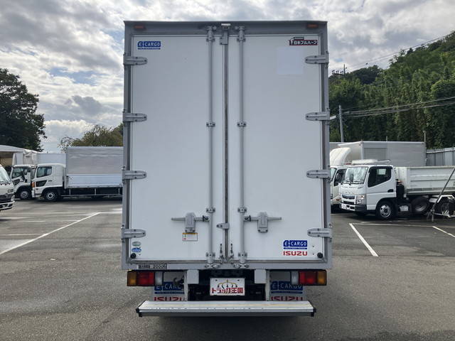 いすゞエルフアルミバン小型（2t・3t）[写真09]