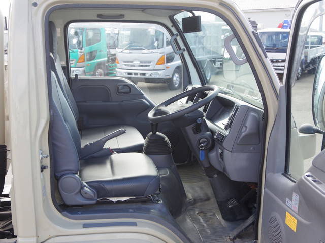 いすゞエルフバキュームカー小型（2t・3t）[写真31]