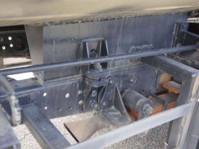 いすゞエルフバキュームカー小型（2t・3t）[写真07]