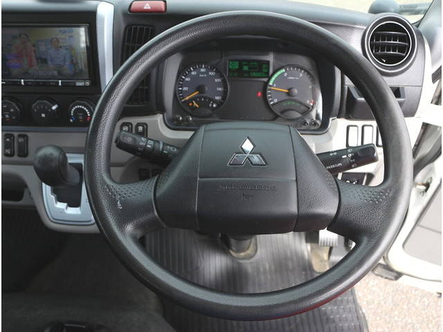 三菱ふそうキャンター平ボディ小型（2t・3t）[写真22]