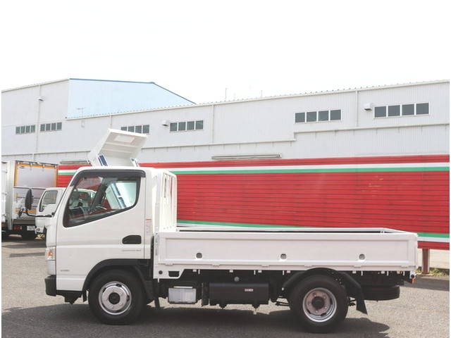 三菱ふそうキャンター平ボディ小型（2t・3t）[写真06]