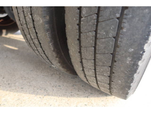 三菱ふそうキャンター平ボディ小型（2t・3t）[写真15]