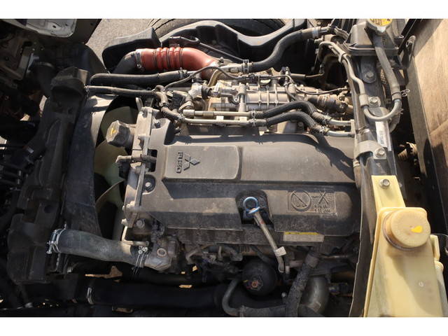 三菱ふそうキャンター平ボディ小型（2t・3t）[写真22]