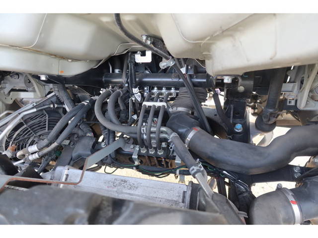 三菱ふそうキャンター平ボディ小型（2t・3t）[写真26]